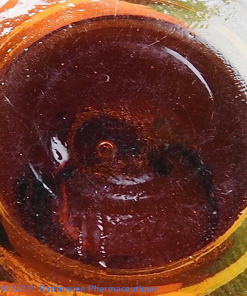 science flacon de pharmacie en verre ambre petit modele a etiquette blanche et rouge