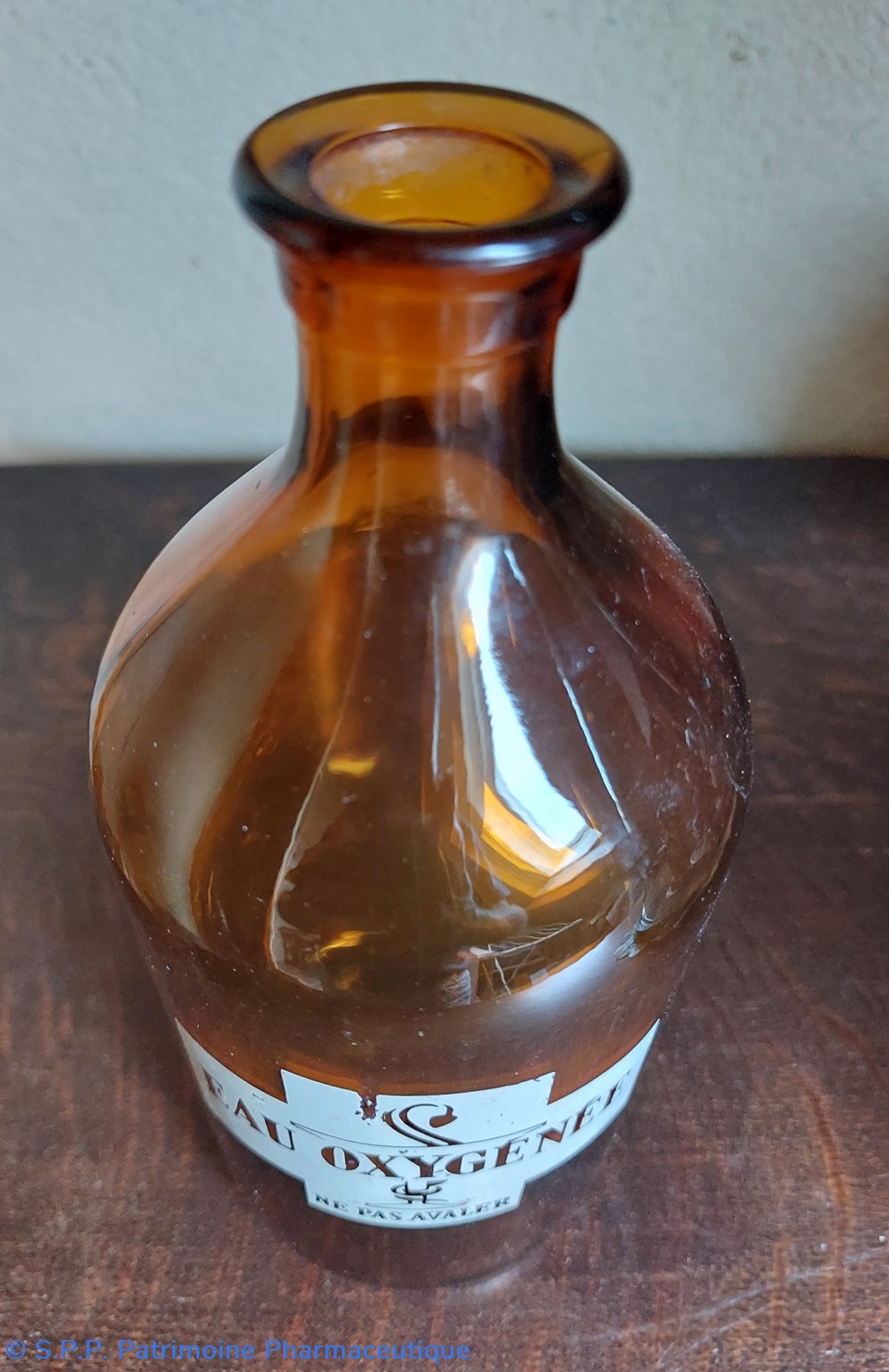 science pharmacie sn eau oxygenee bouteille verre ambre goulot pm