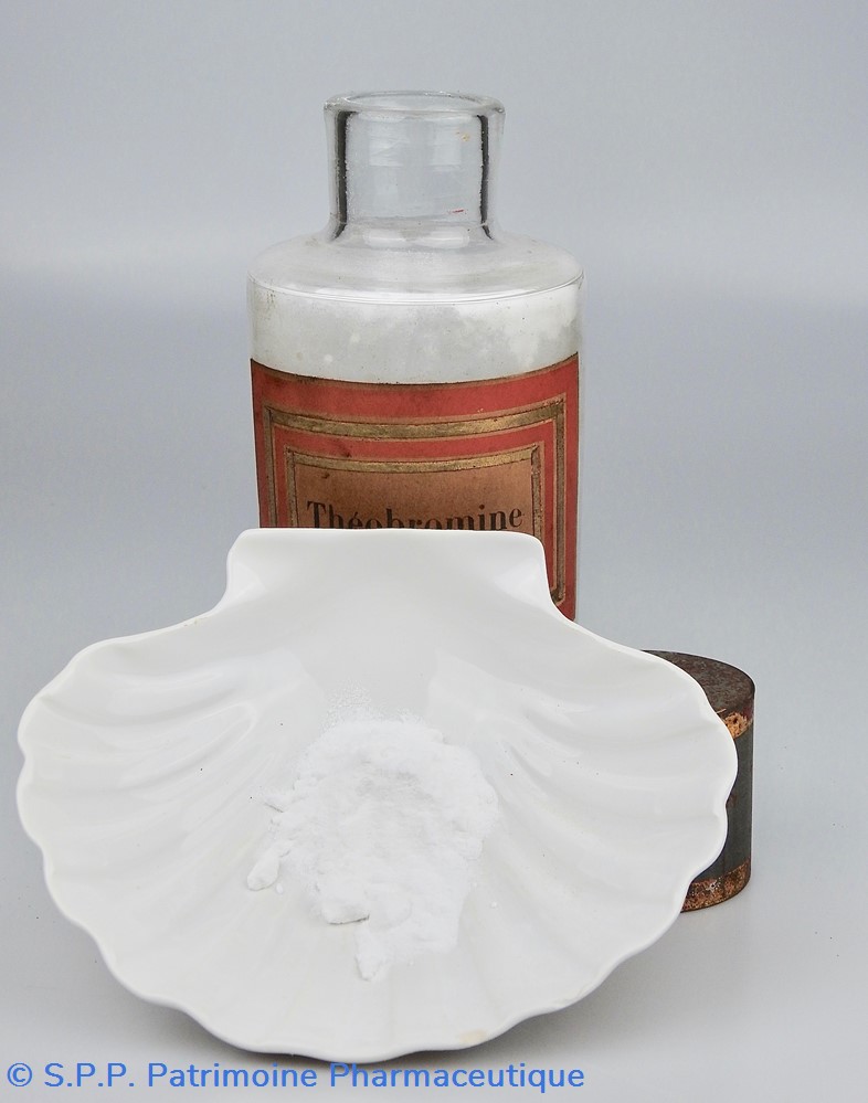 Flacon en verre petit modèle Pharmacie RAVASSE 5 science flacon en verre petit modele pharmacie ravasse