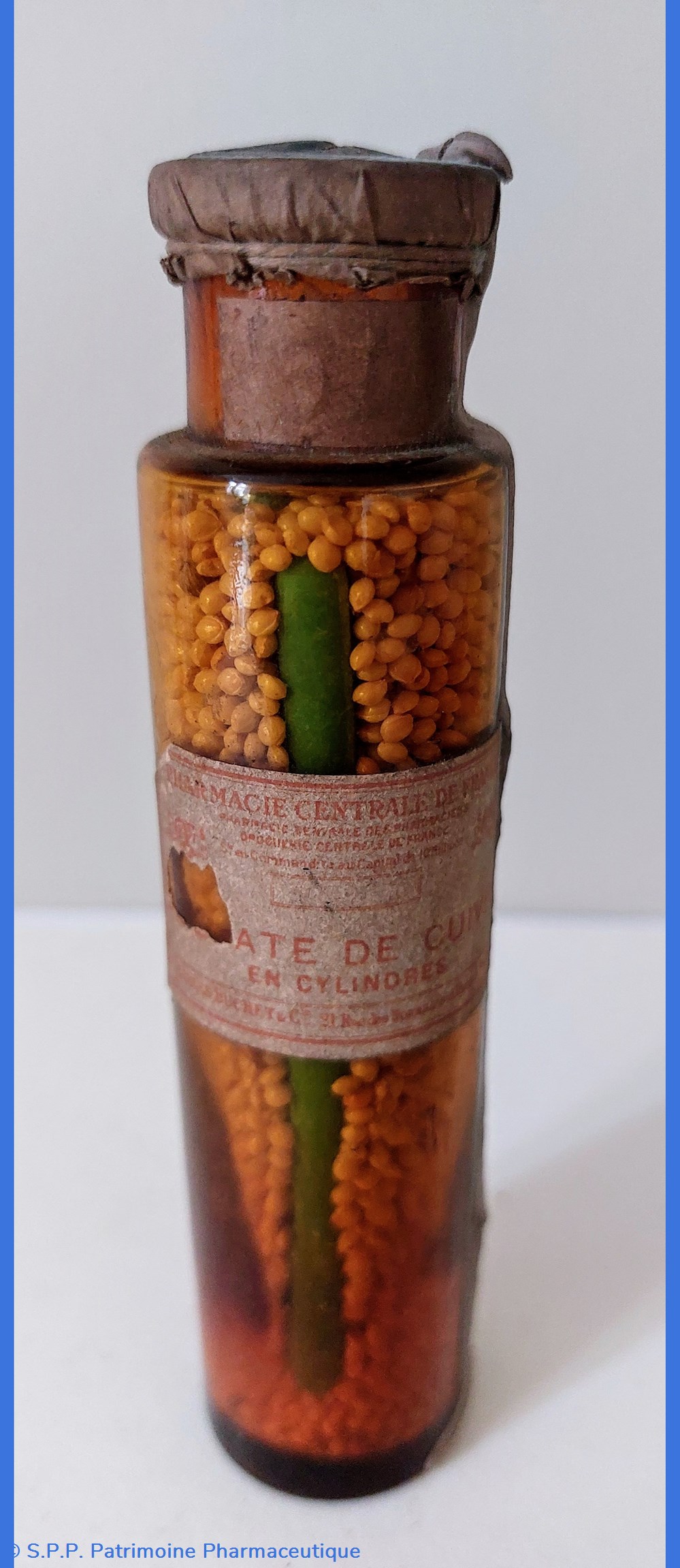 science pharmacie ate de cuivre en cylindres flacon verre ambre