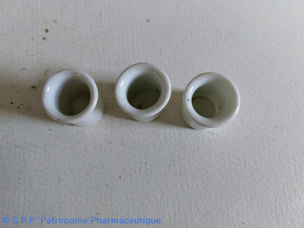 science pharmacie pots ou mesures en porcelaine hauteur 2 5 cm