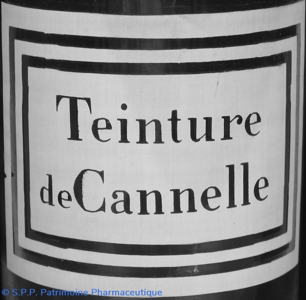 Flacon en verre petit modèle étiquette balnche Pharmacie RAVASSE 2 science flacon en verre petit modele etiquette balnche pharmacie ravasse