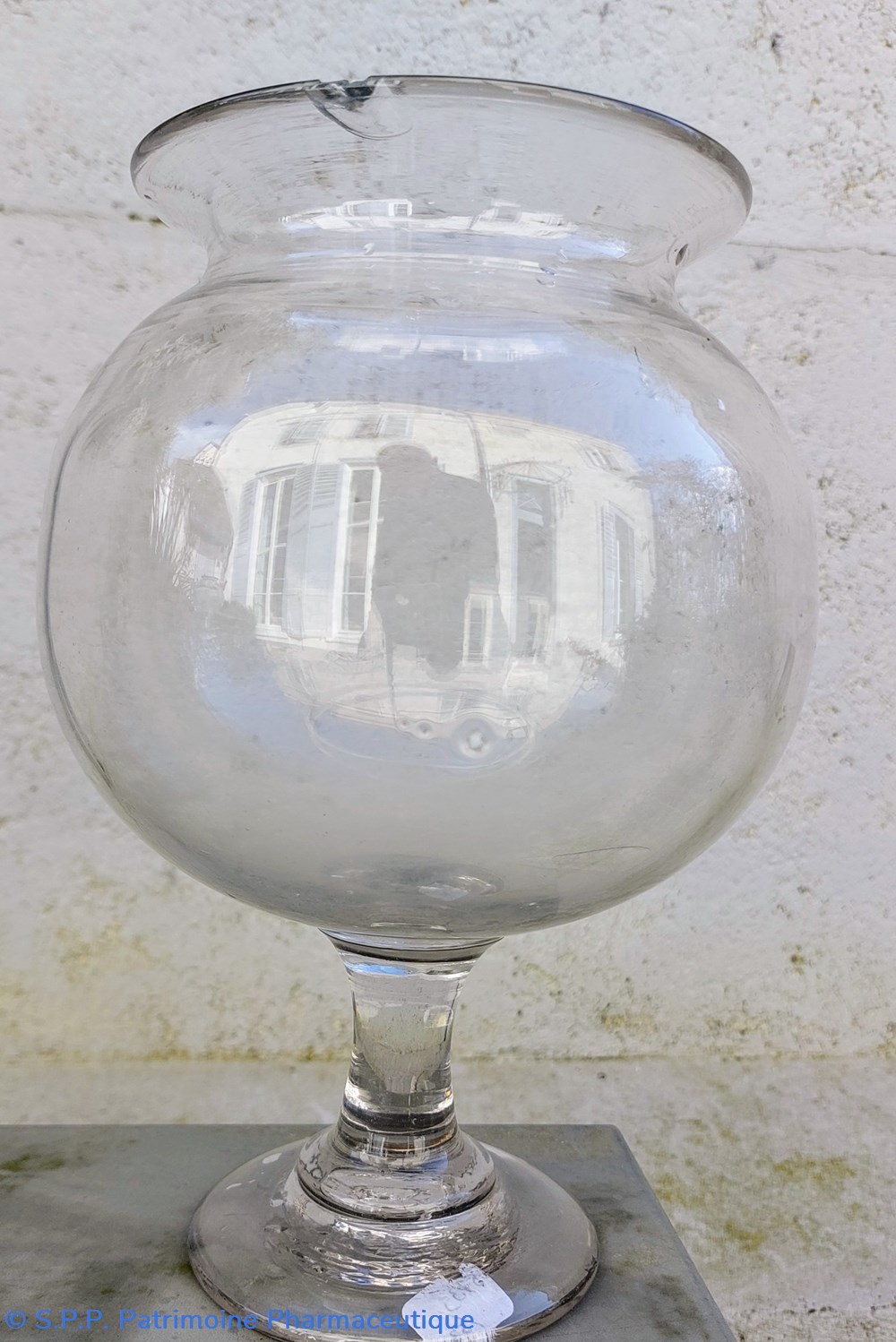 Vase à sangsues/ Boule sur pied en verre 26cm 4 science pharmacie vase a sangsues boule sur pied en verre 26cm