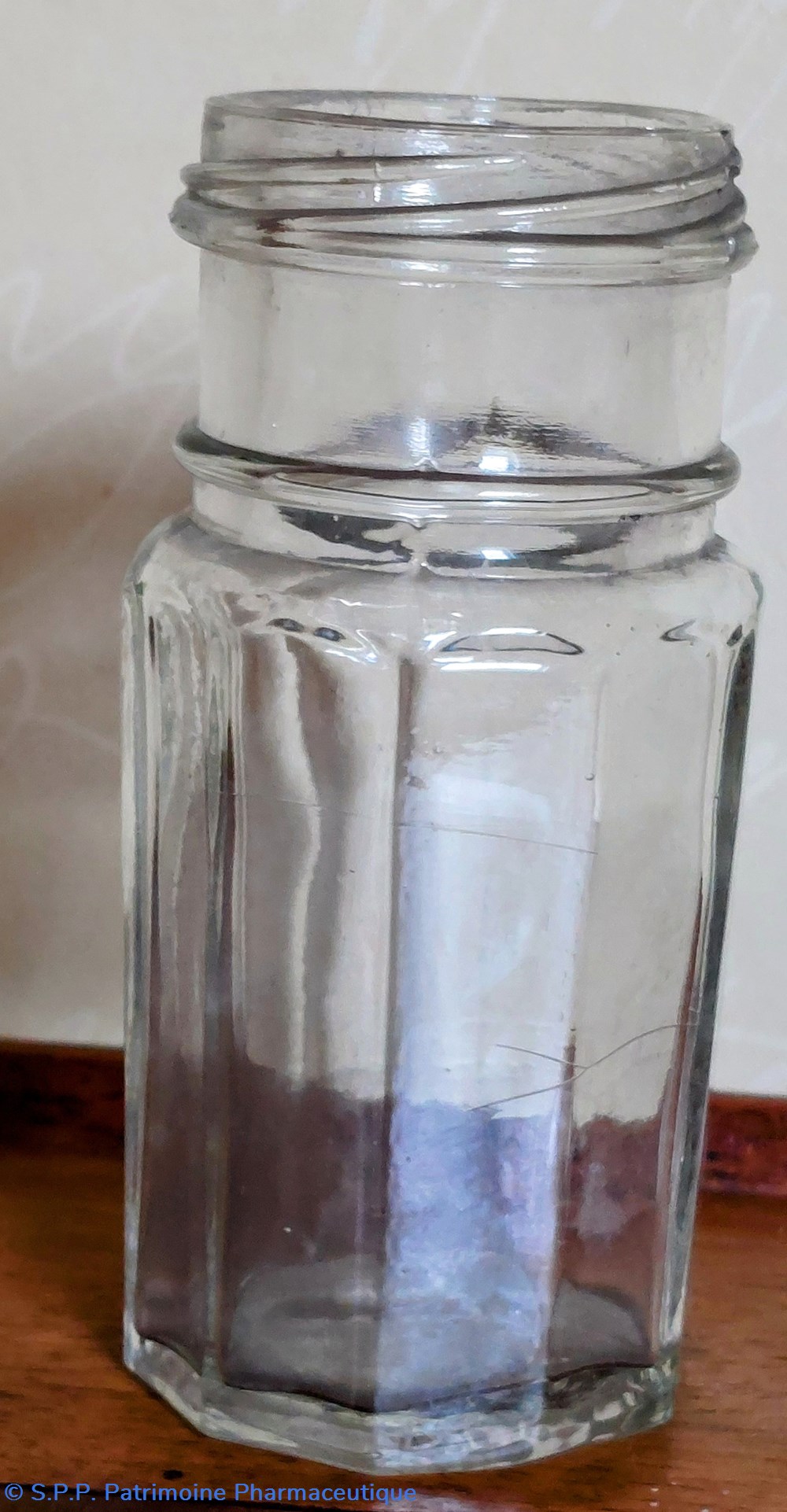 11- Pot de forme décagonale en verre 2 science pharmacie 11 pot de forme decagonale en verre