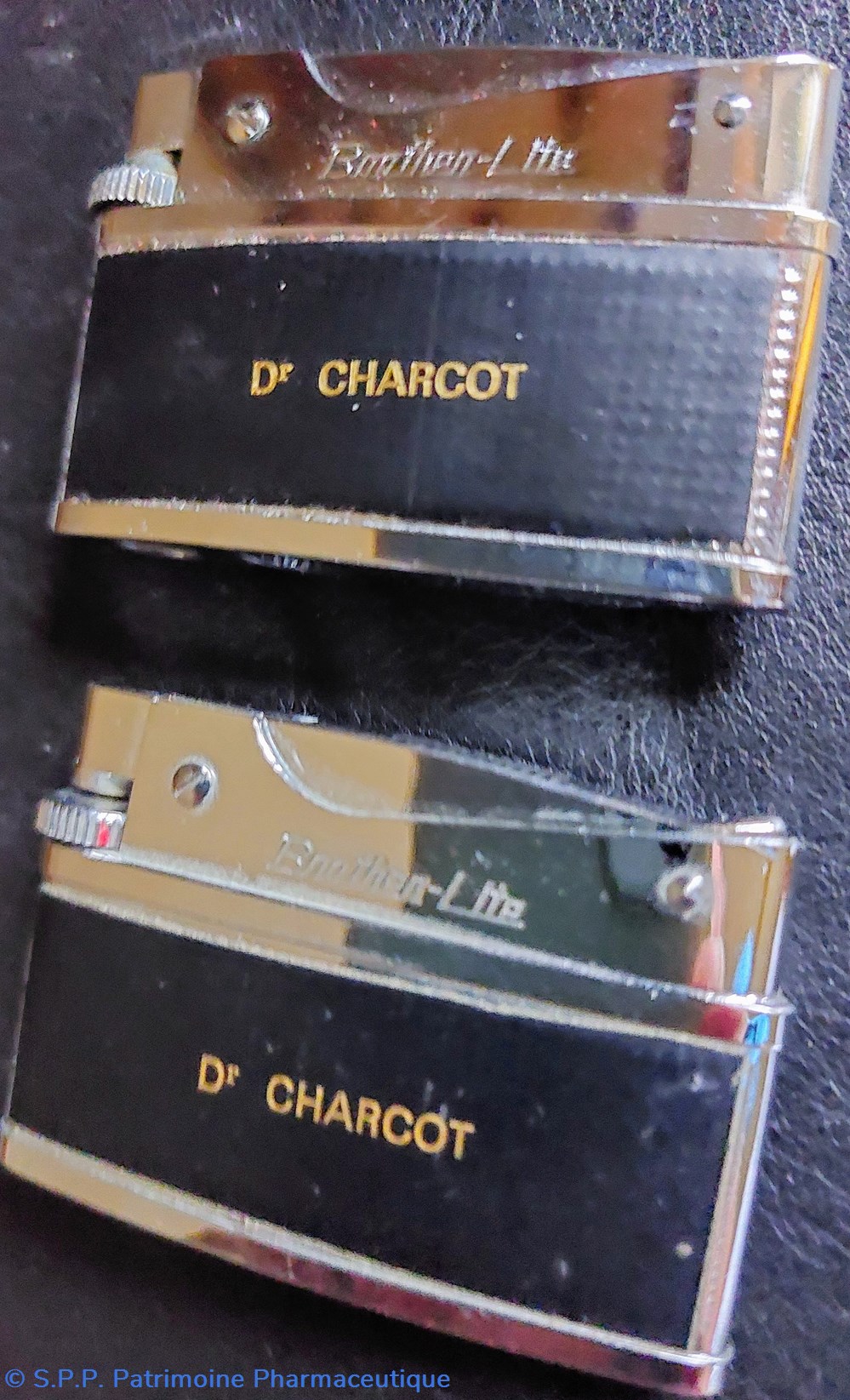 Dr CHARCOT / Briquets Bnathen- lite à gaz 3 objets publicitaires dr charcot briquets bnathen lite a gaz
