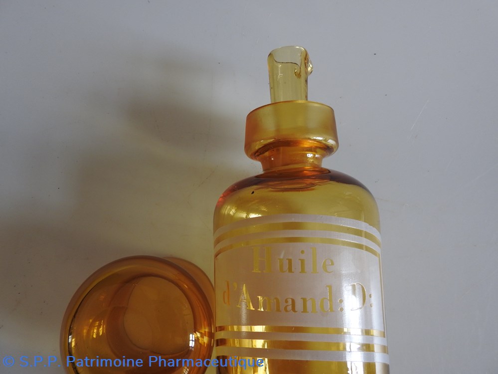 Huile d'Amand:D: 4 science pharmacie huile amand d
