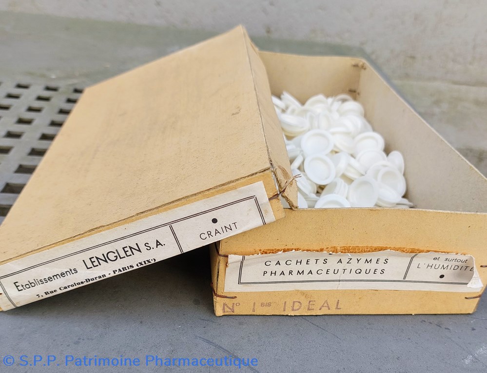science pharmacie appareil a cacheter ou kit de fabrication de cachets