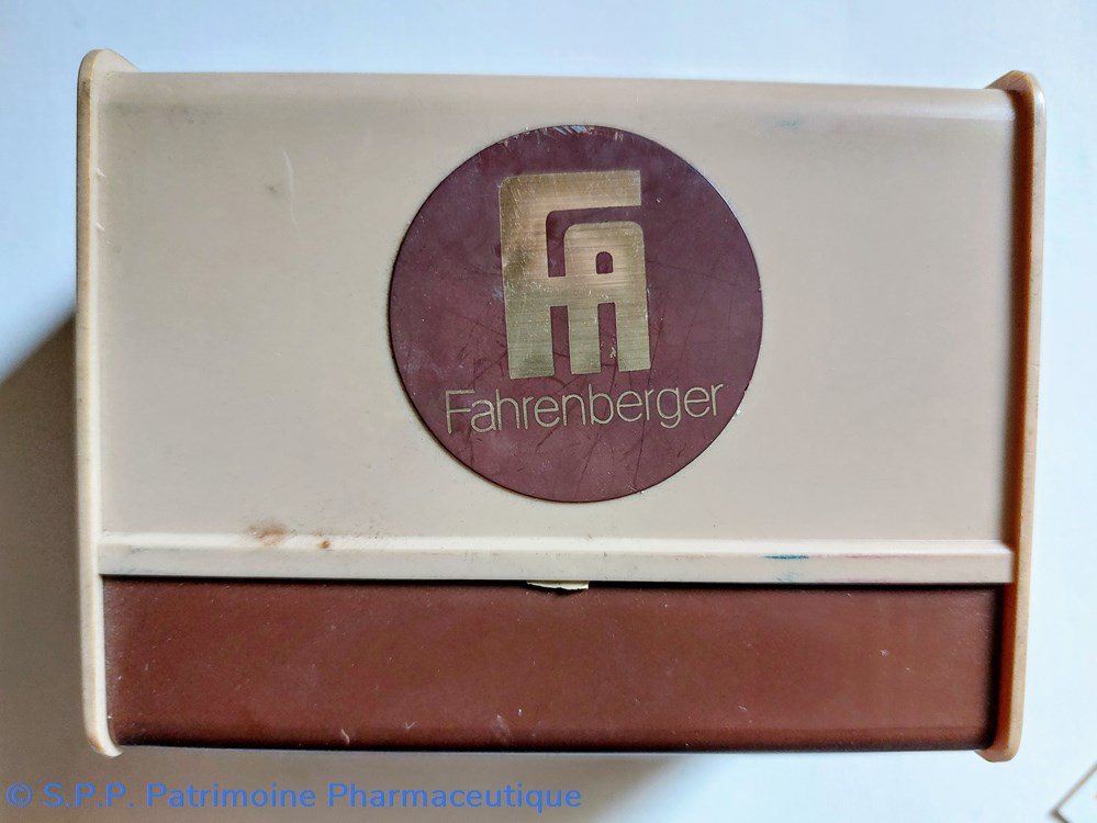 Perforatrice de mini cartes Fahrenberger 3 science pharmacie perforatrice de mini cartes fahrenberger