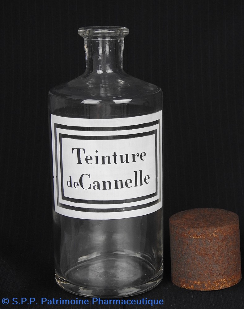 Flacon en verre petit modèle étiquette balnche Pharmacie RAVASSE 3 science flacon en verre petit modele etiquette balnche pharmacie ravasse
