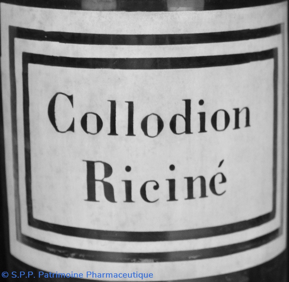 Flacon en verre petit modèle étiquette blanche Pharmacie RAVASSE 2 science flacon en verre petit modele etiquette blanche pharmacie ravasse