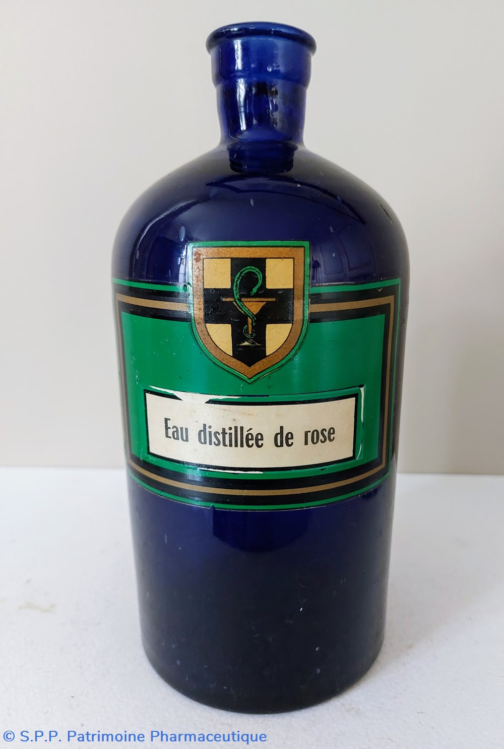 Bleu / Bouteille 23.5 cm Eau distillée de rose science pharmacie bleu bouteille 23 5 cm eau distillee de rose