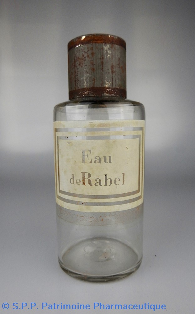 Flacon en verre petit modèle étiquette blanche Pharmacie RAVASSE 4 science flacon en verre petit modele etiquette blanche pharmacie ravasse