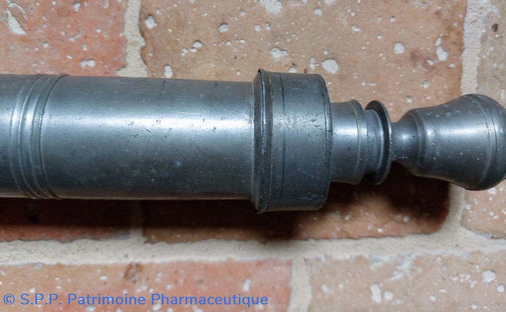 science pharmacie seringue a clystere en etain
