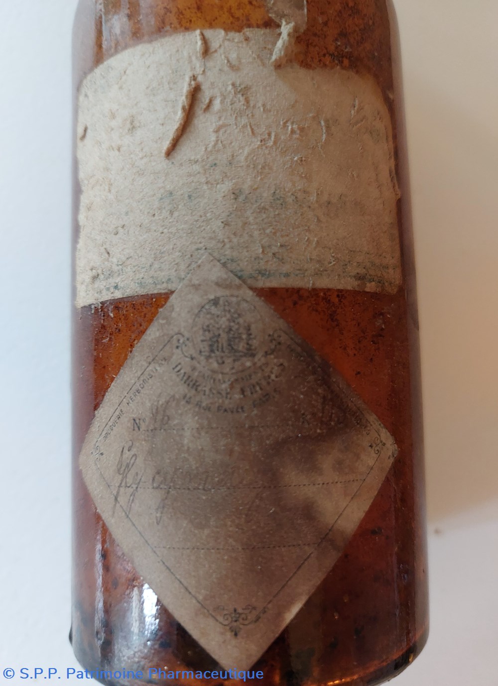 Flacon cylindrique vide verre ambré 2 science pharmacie flacon cylindrique vide verre ambre