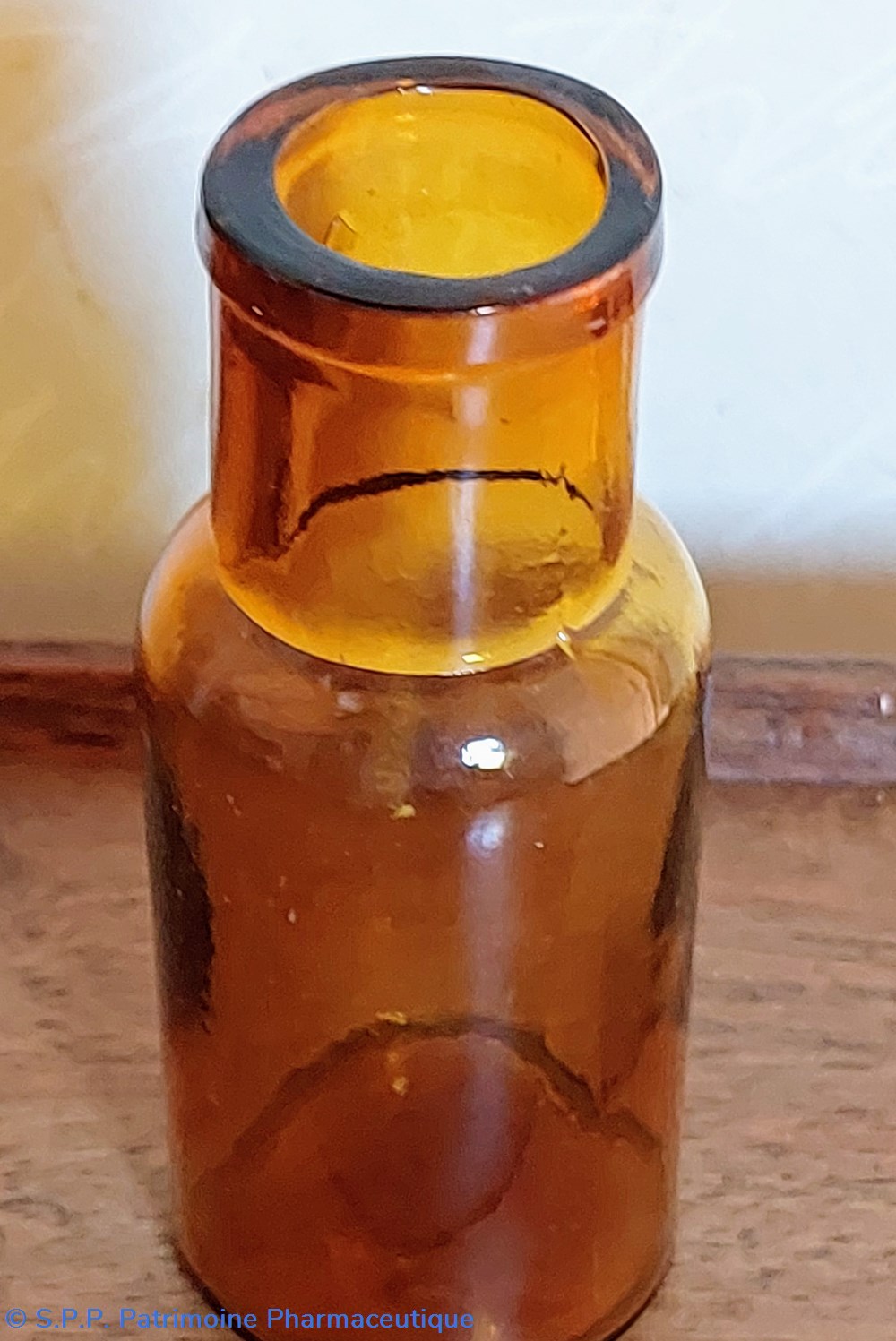 science pharmacie 9 flacon cylindrique en verre ambre