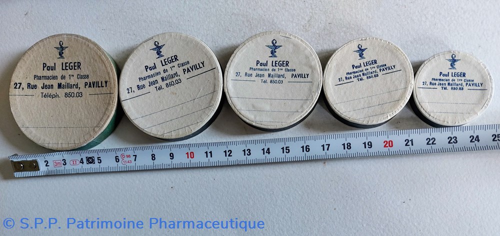 science pharmacie boites gigognes vides phie paul leger