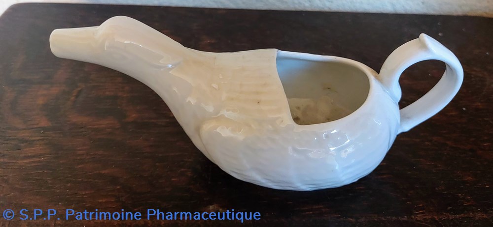 science pharmacie biberon de malade canard de malade