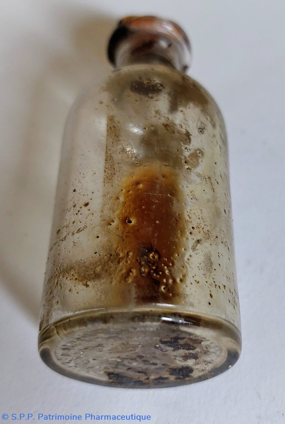 9.5 - Petit flacon en verre 4 science pharmacie 9 5 petit flacon en verre