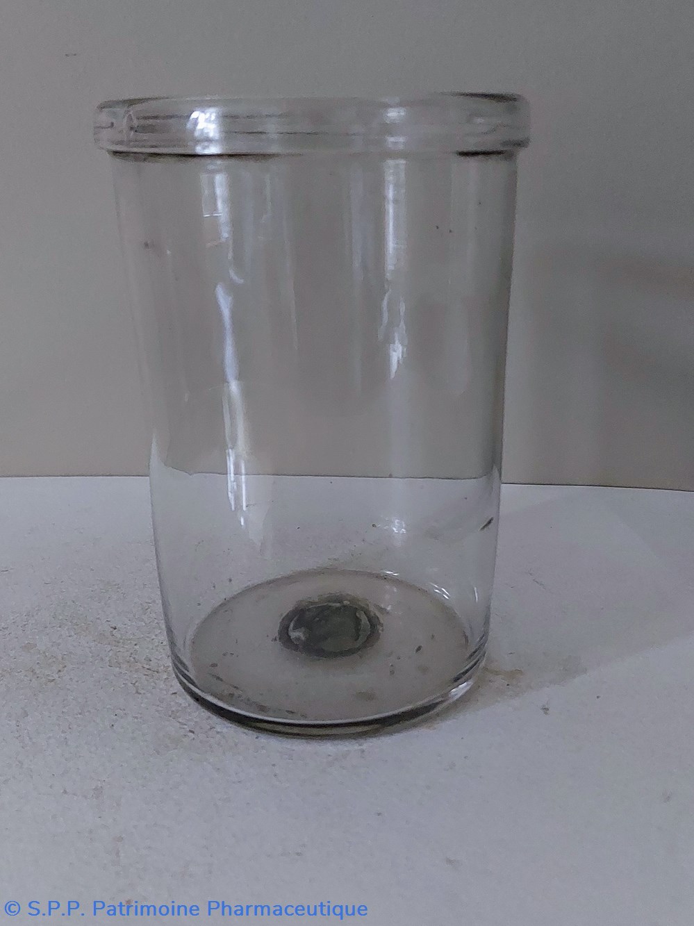 17 Bocal cylindrique en verre blanc 2 science pharmacie 17 bocal cylindrique en verre blanc