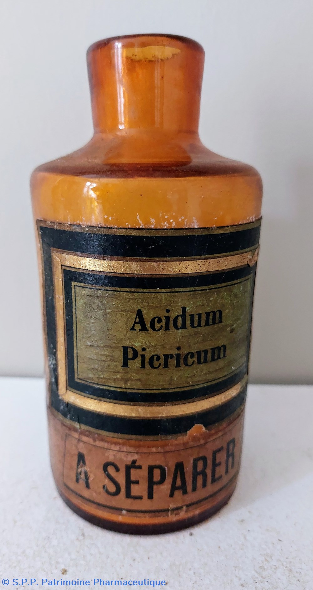 science pharmacie etiquette verte acidum piericum