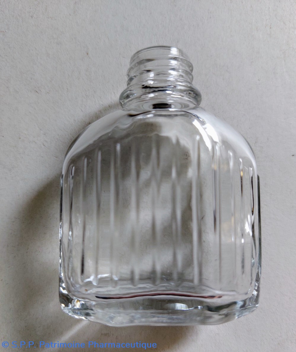 6 - Flacon bas en verre strié-forme hexagonale science pharmacie 6 flacon bas en verre strie forme hexagonale