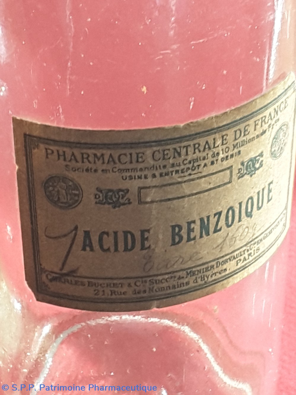 science pharmacie acide benzoique