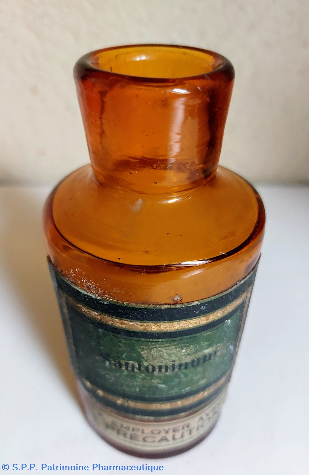 science pharmacie flacon en verre ambre 11 5 santoninum