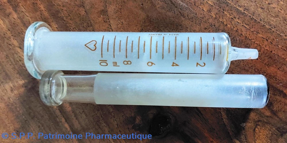 Seringue graduée en verre 2 science pharmacie seringue graduee en verre