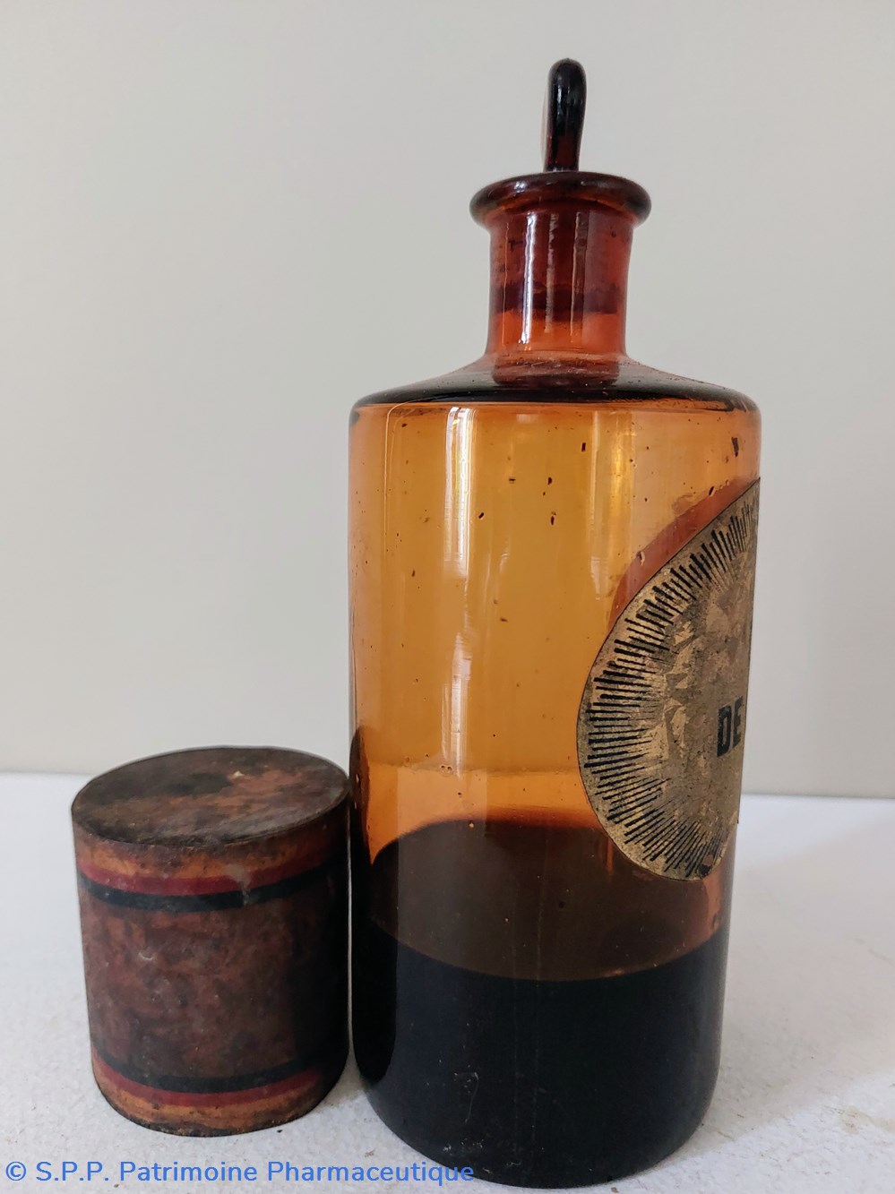 EAU DE RABEL Flacon 17.5 cm 5 science pharmacie eau de rabel flacon 17 5 cm