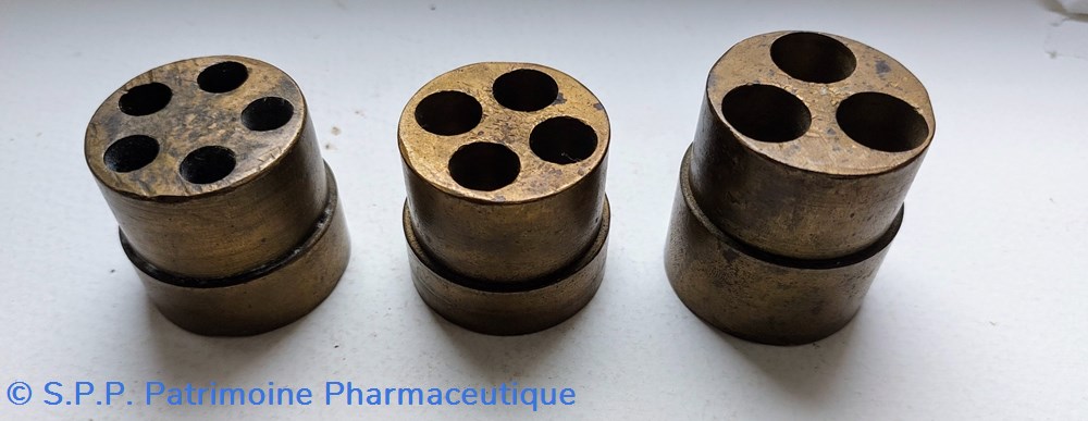 Moules à suppositoires en laiton / 3 formats 2 science pharmacie moules a suppositoires en laiton 3 formats