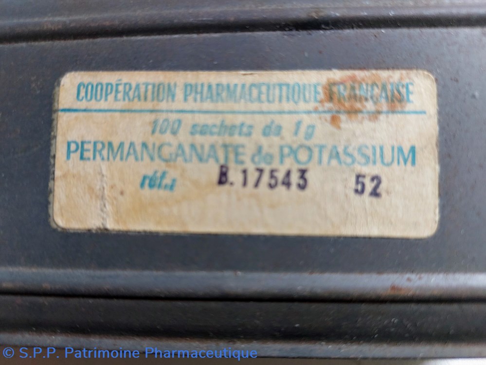 Permanganate de Potassium boîte de 100 sachets 2 science pharmacie permanganate de potassium boite de 100 sachets