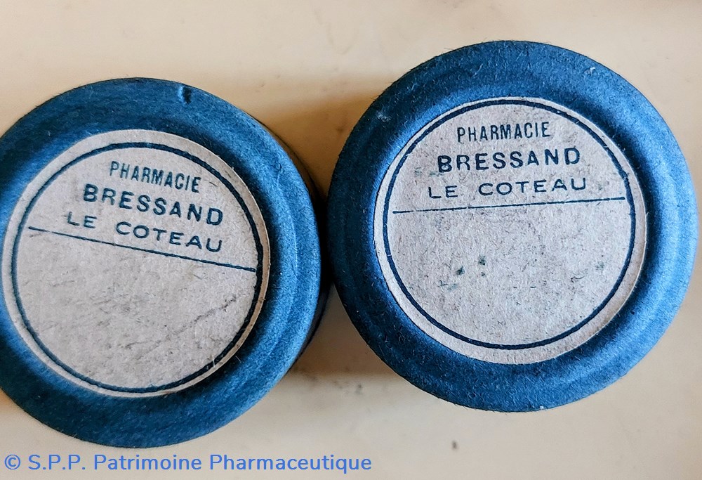 science pharmacie boites bressand non utilisees
