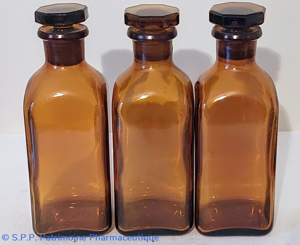science pharmacie trio de flacons hauteur de 15 5 base carree