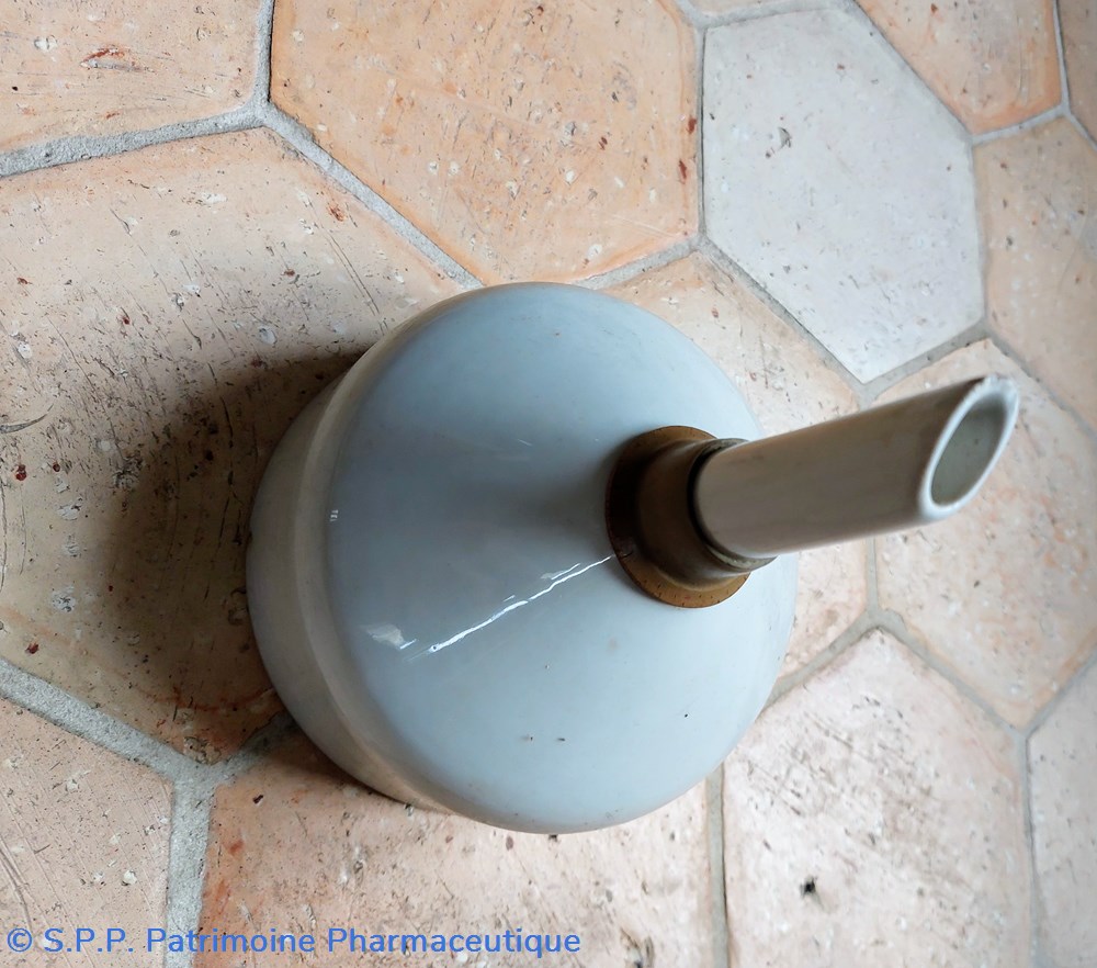 Entonnoir de filtration en porcelaine 4 science pharmacie entonnoir de filtration en porcelaine