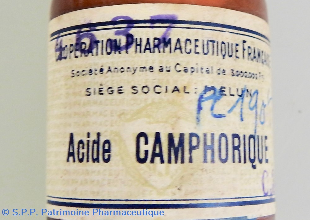 science pharmacie acide camphorique