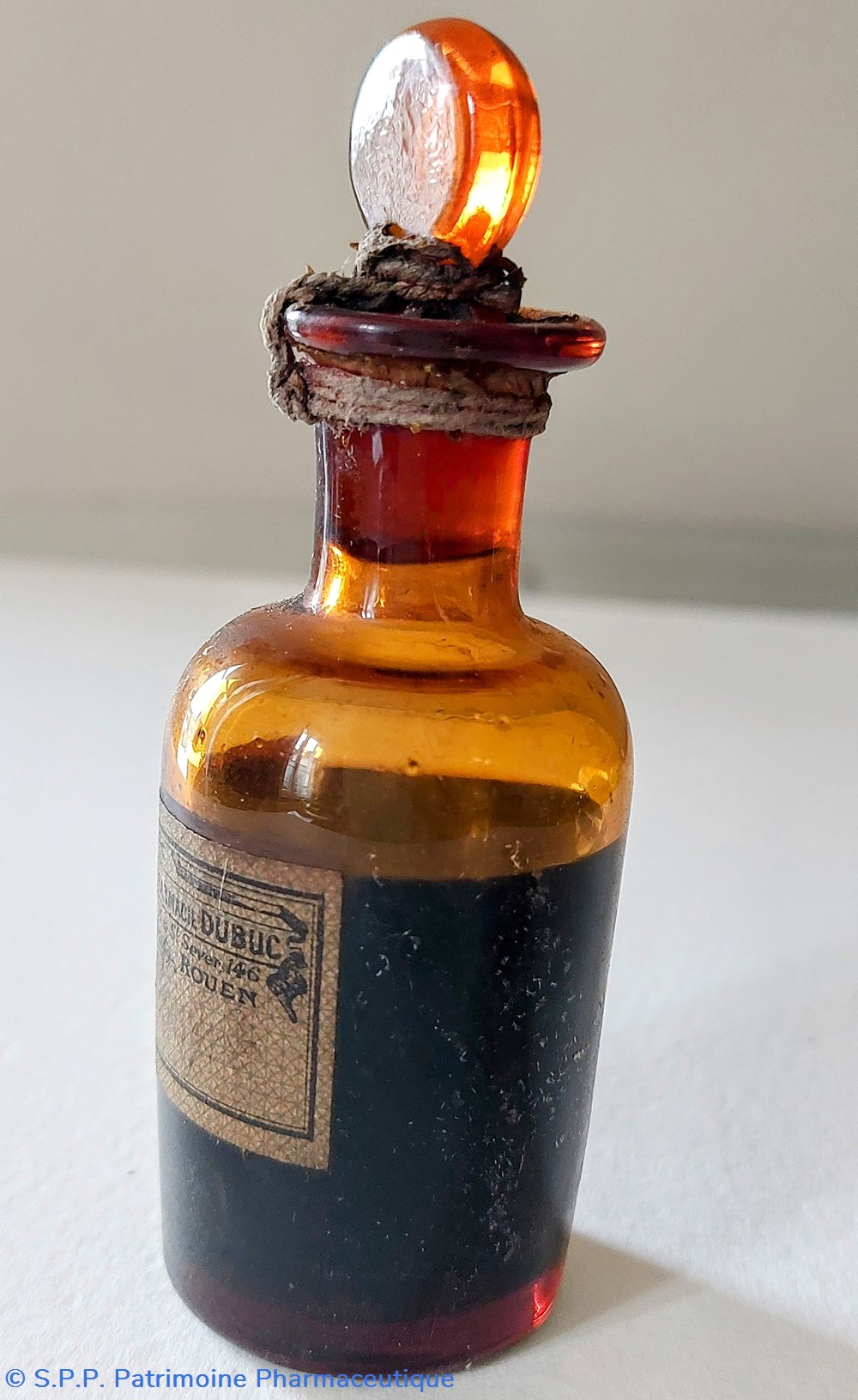 Flacon de verre ambré avec bouchon 3 science pharmacie flacon de verre ambre avec bouchon