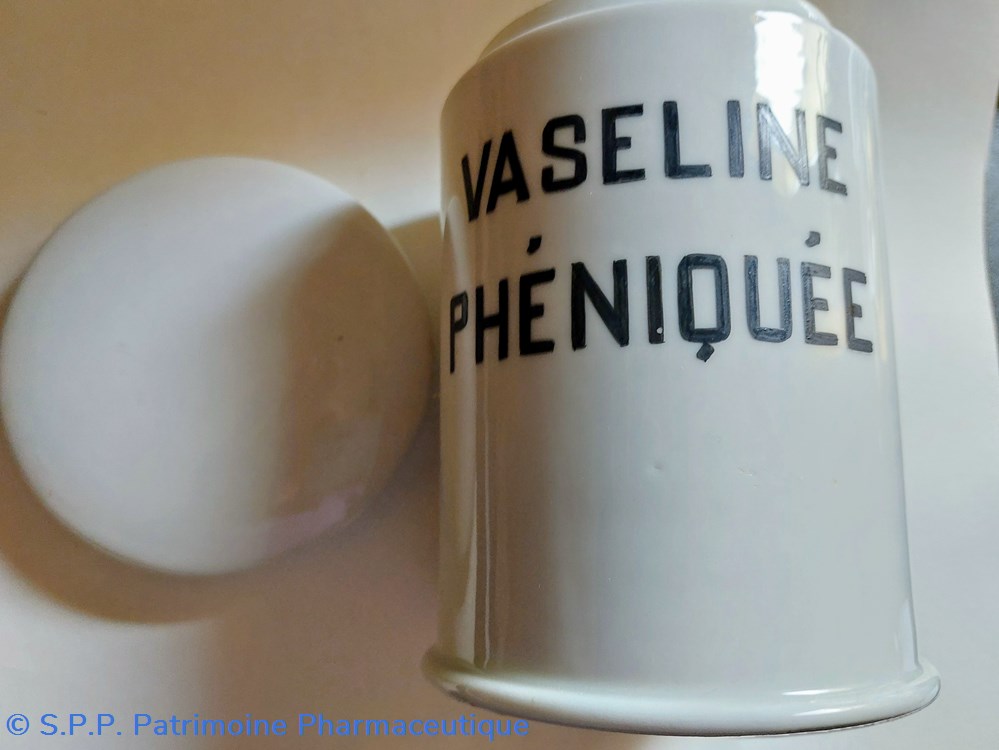 science vaseline pheniquee pot de pharmacie