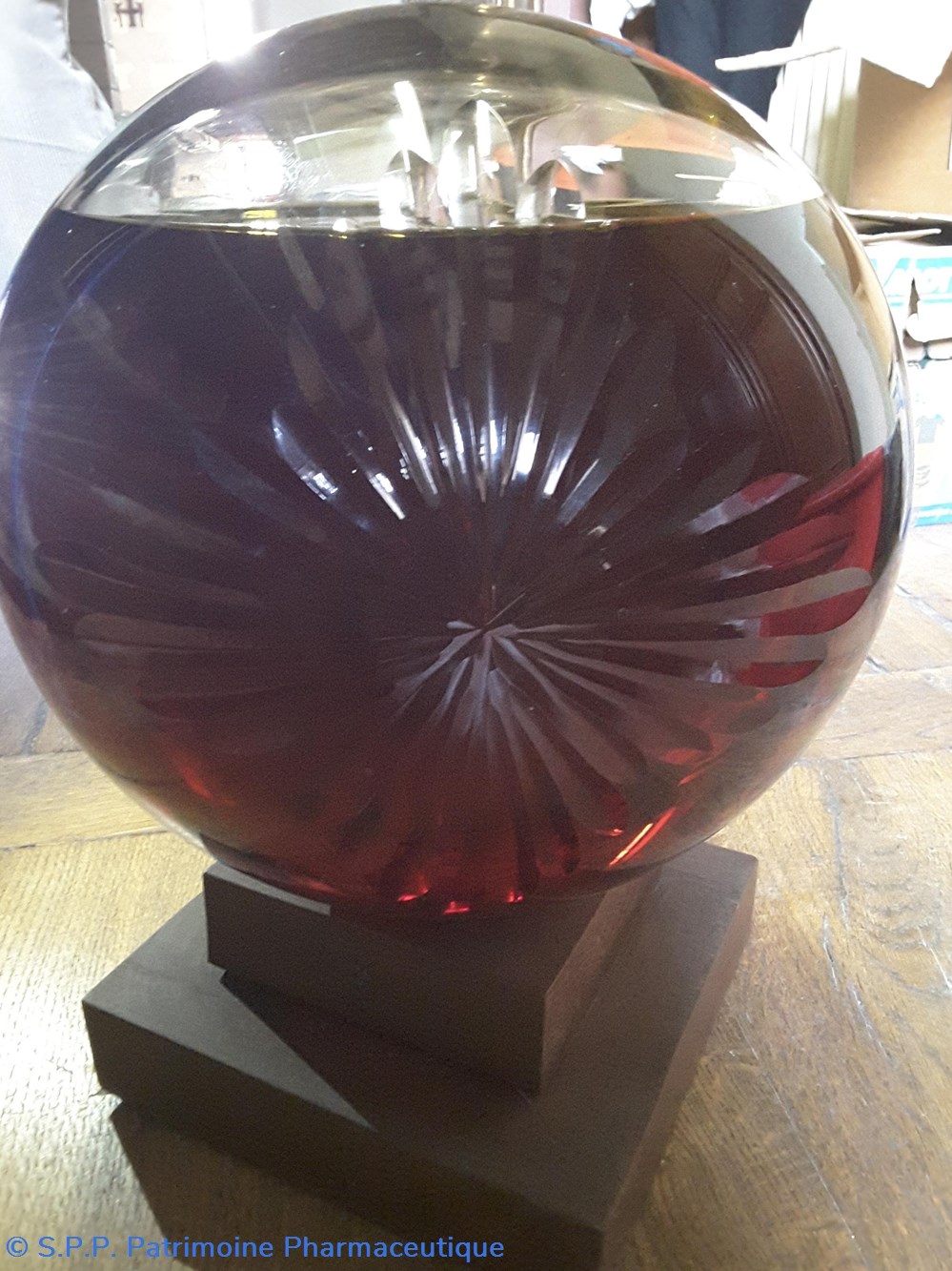 Boule cristal décorative rouge science pharmacie boule cristal decorative rouge