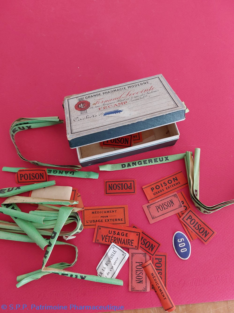 science boite de cachets grande pharmacie moderne f lecointe fecamp