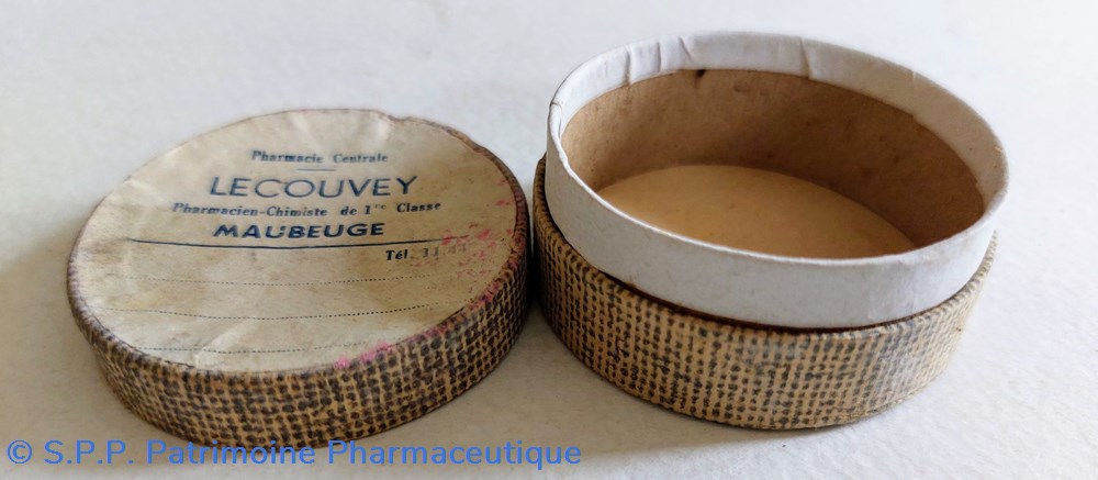 science pharmacie lot de 4 boites gigognes vides lecouvey