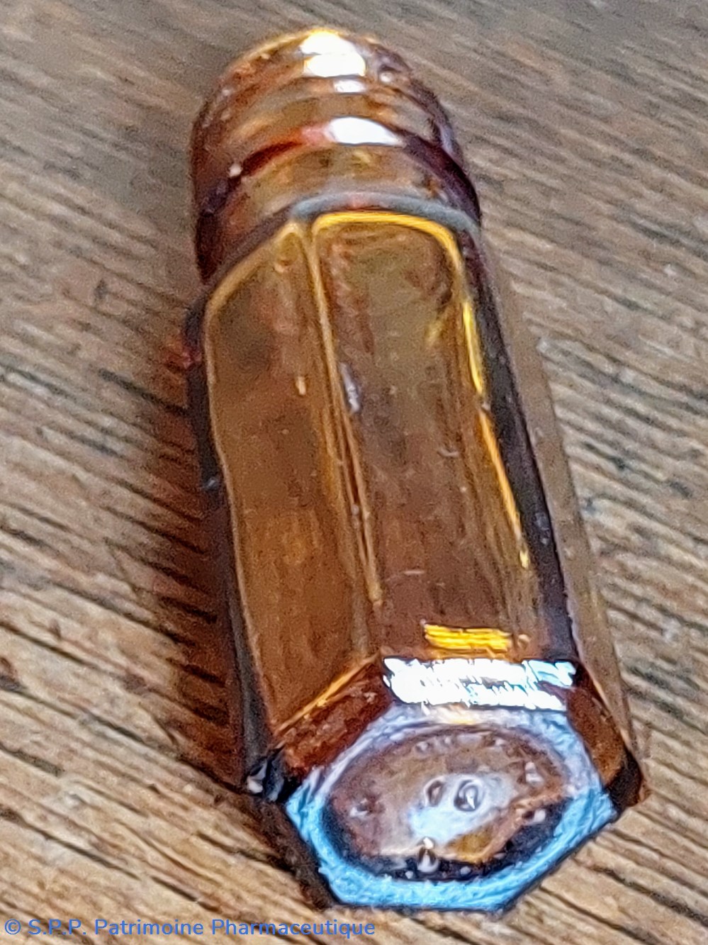 science pharmacie 6 petit flacon hexagonal en verre ambre