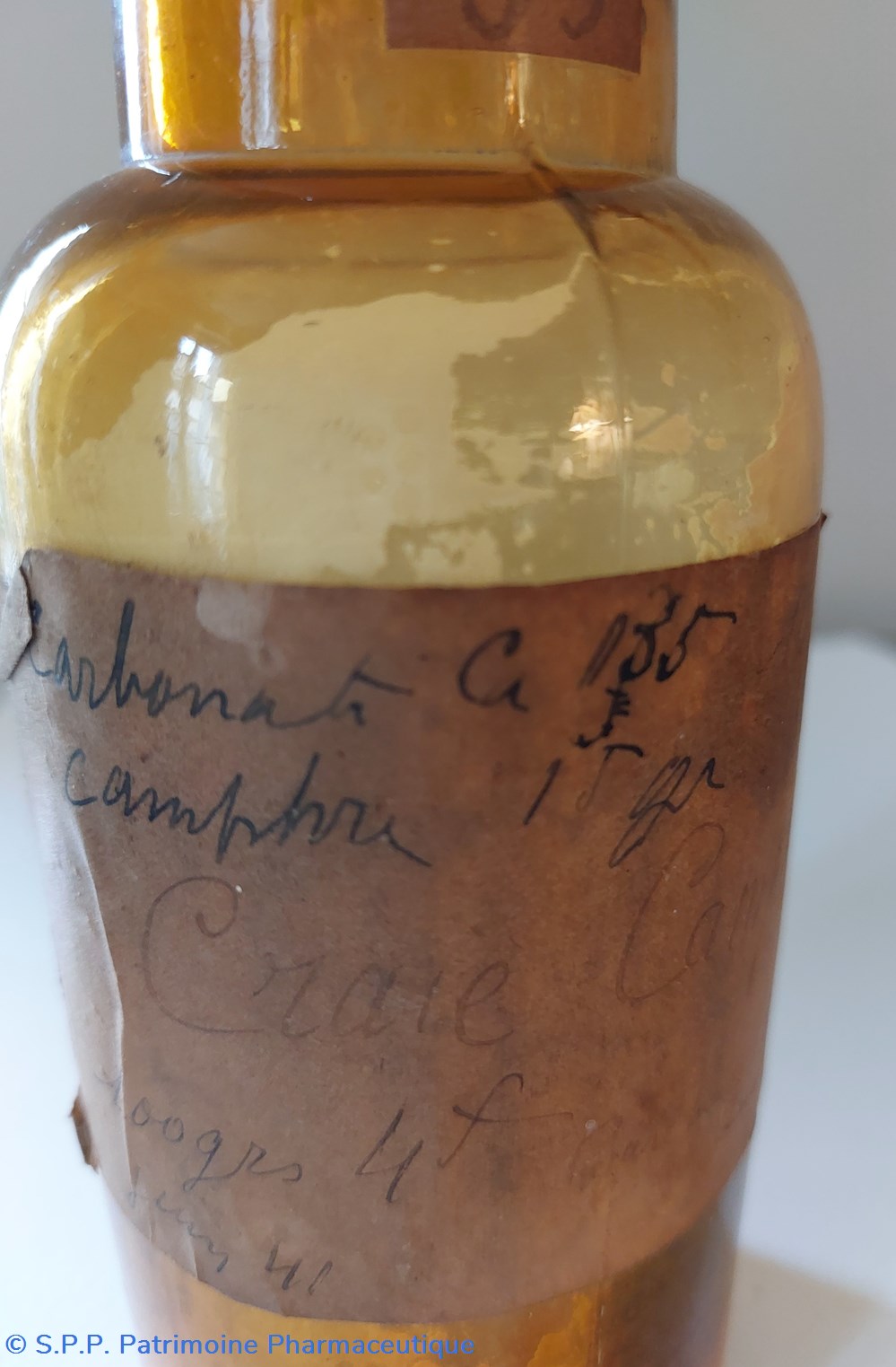 Craie Camphrée ou Carbonate de Camphre Flacon verre ambré 2 science pharmacie craie camphree ou carbonate de camphre flacon verre ambre