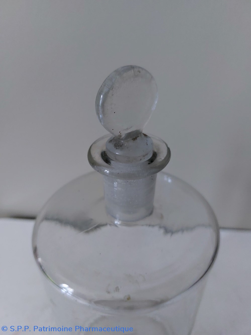 21 / Flacon vide en verre blanc 3 science pharmacie 21 flacon vide en verre blanc