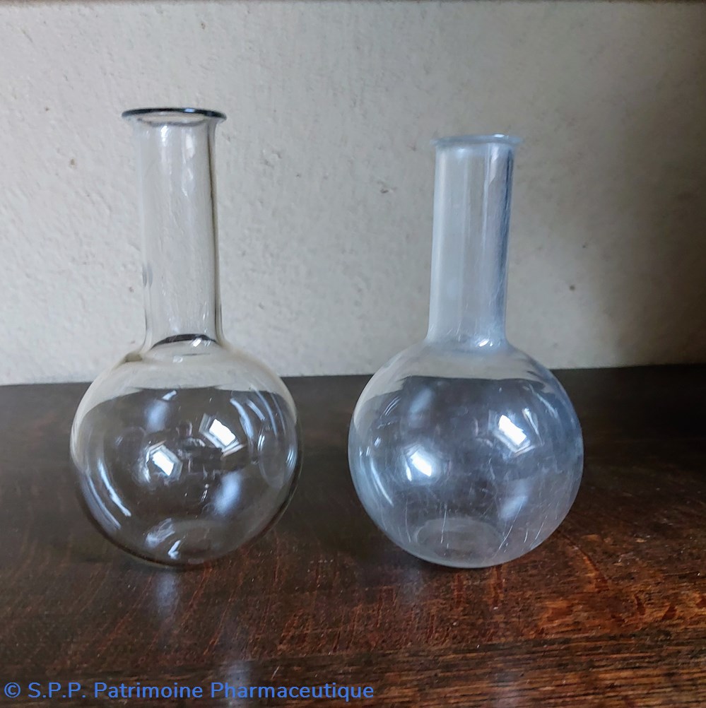 science pharmacie ballons de laboratoire en verre 15 cm et 14 5 cm