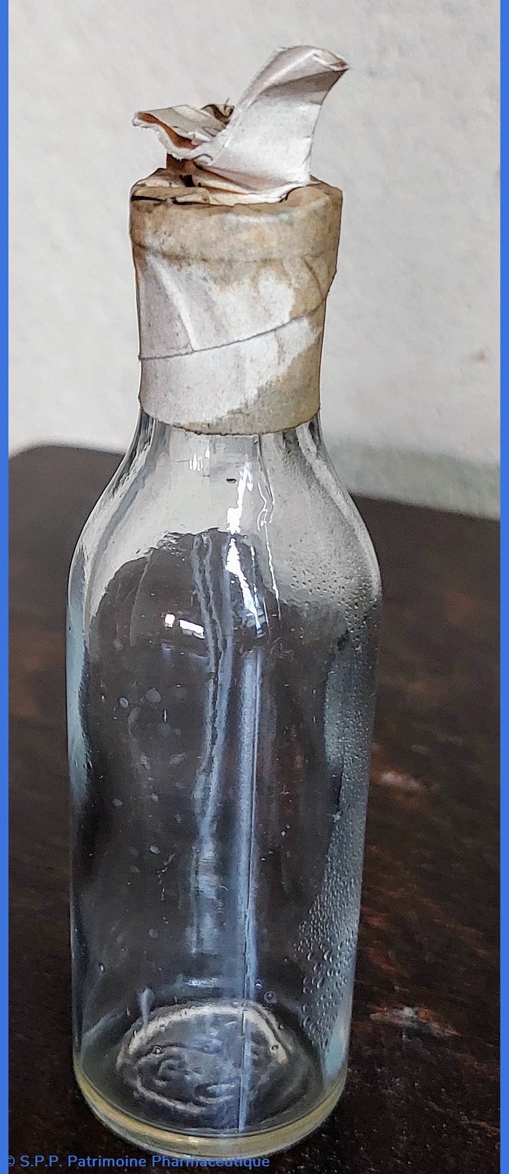science pharmacie 10 petit flacon cylindrique en verre