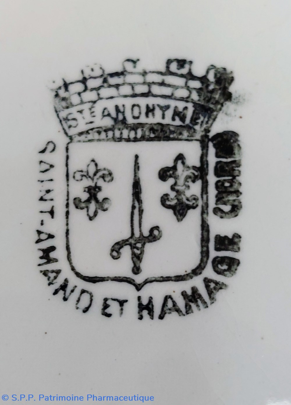 science pharmacie bassin de lit ceramique st amand et hamage