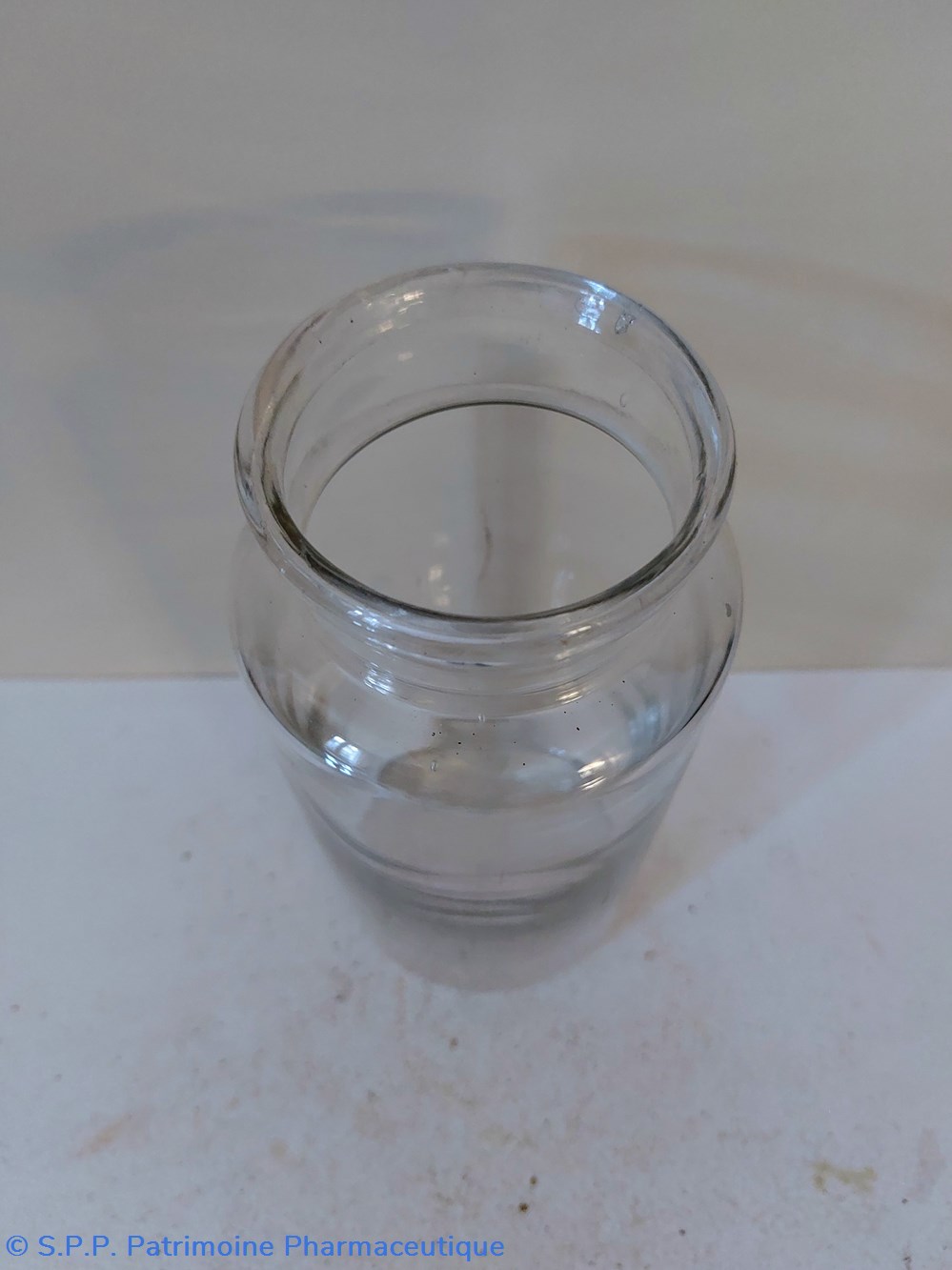Pot de Pharmacie en verre blanc h 20 cm 3 science pot de pharmacie en verre blanc h 20 cm