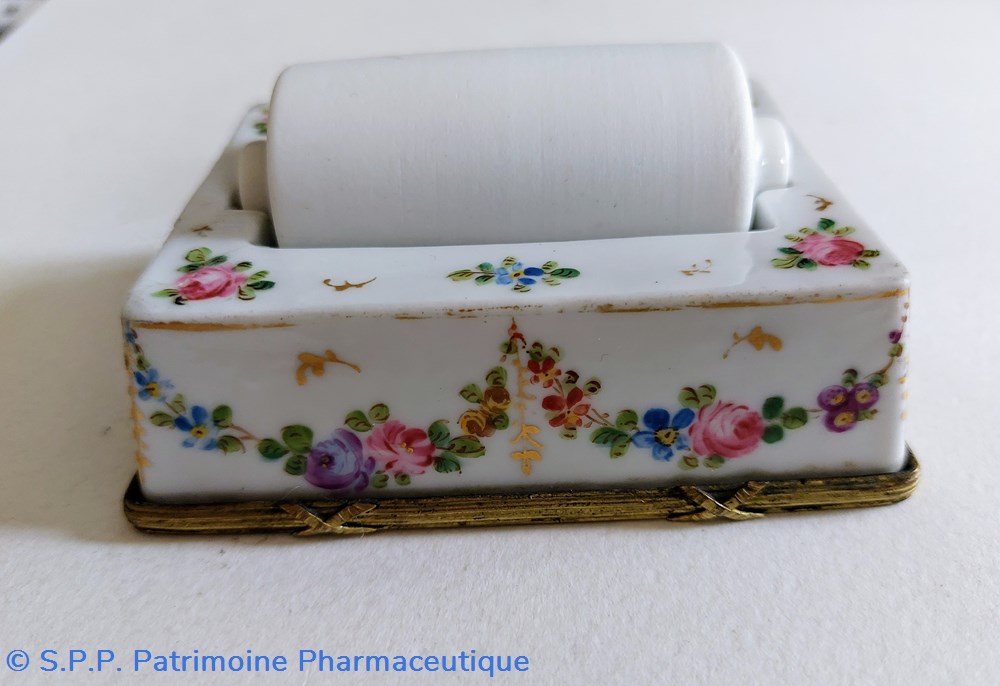 ETIQUETEUSE MANUELLE en porcelaine science pharmacie etiqueteuse manuelle en porcelaine
