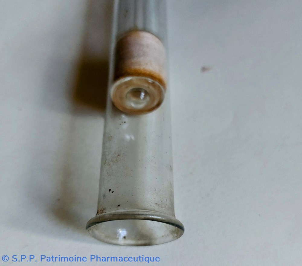 science pharmacie tube et piston en verre