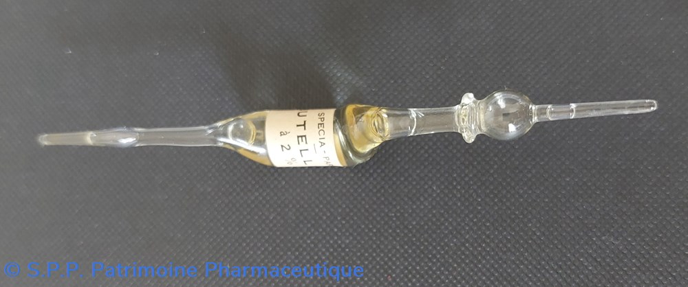 science butelline a 2 ampoule de forme originale